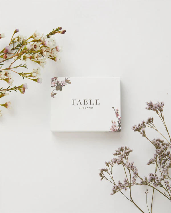 Créoles marguerite Fable England – Plaqué or aspect vieilli