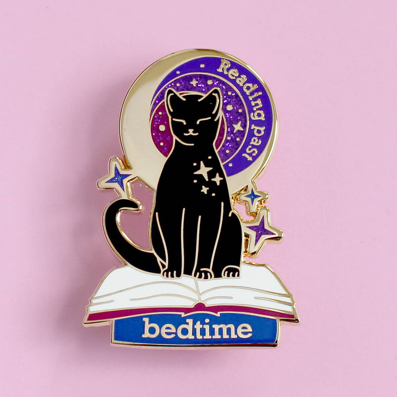 Pin’s Chat noir "Lecture après le coucher" - Collection Book Cat