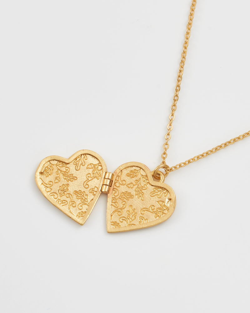 Collier Fable England – Médaillon Cœur fleuri et hirondelles en plaqué or