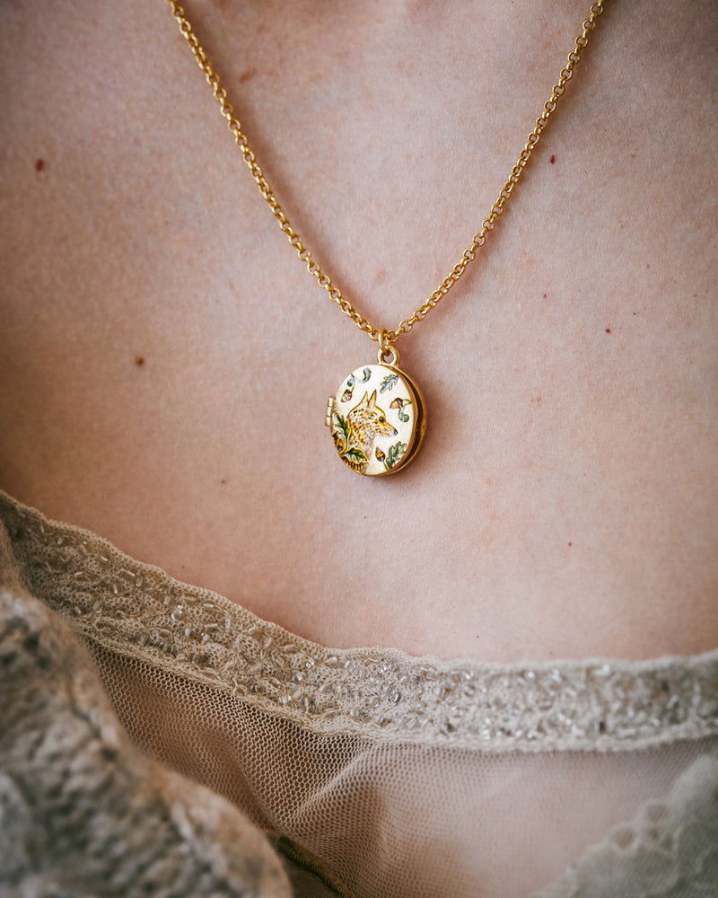 Collier Fable England – Médaillon Renard et Feuillage en plaqué or