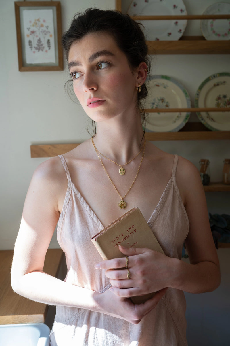 Collier Fable England – Médaillon Renard et Feuillage en plaqué or