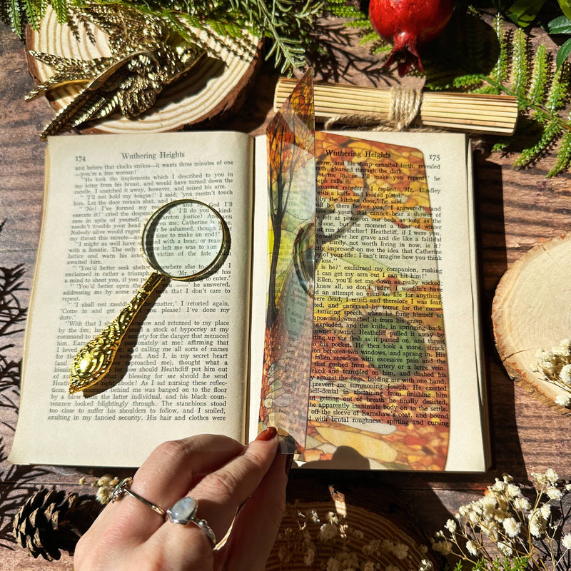 Marque-page vitrail – Maison sous l’arbre en automne - Collection Sonnet & Fable