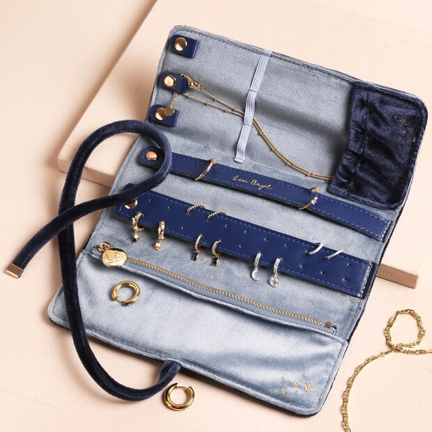 Trousse à bijoux en velours “Written in the Stars” – Pochette de voyage bleu nuit