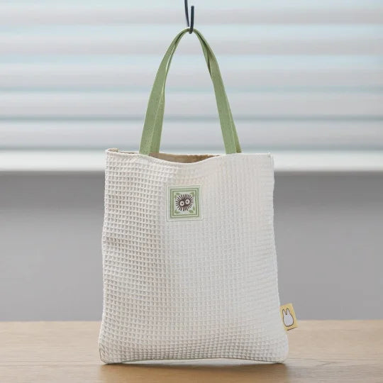 Petit sac à main gaufré Totoro – Studio Ghibli (22 cm)
