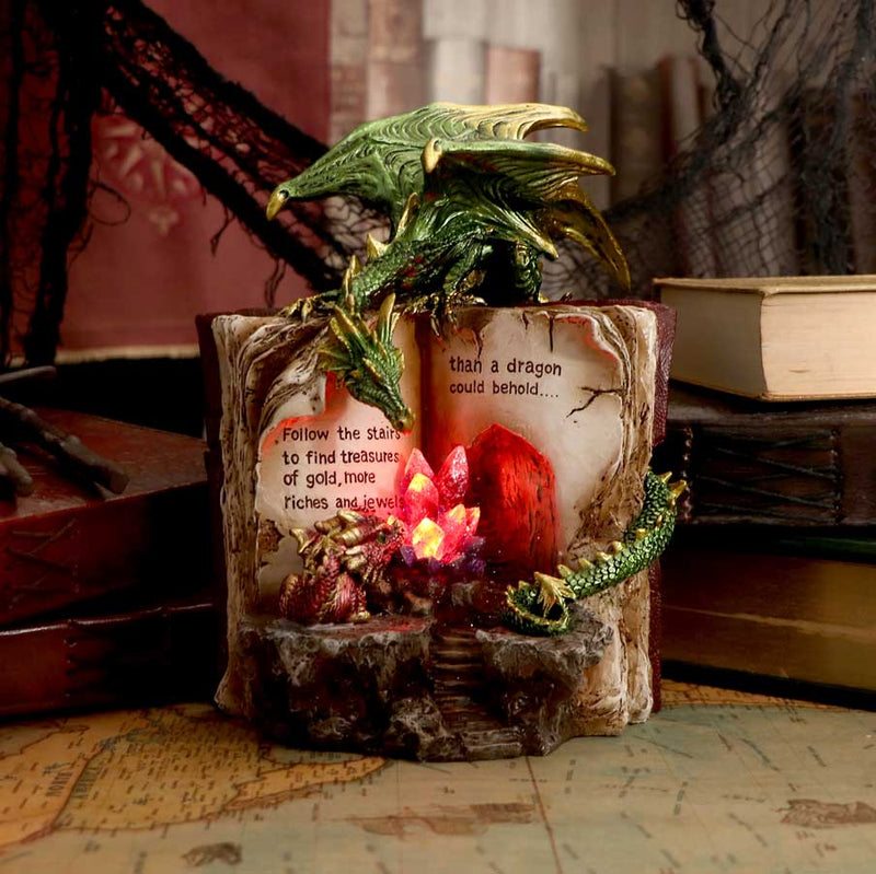 Figurine Dragon Émeraude sur Grimoire Antique Lumineux – Nemesis Now