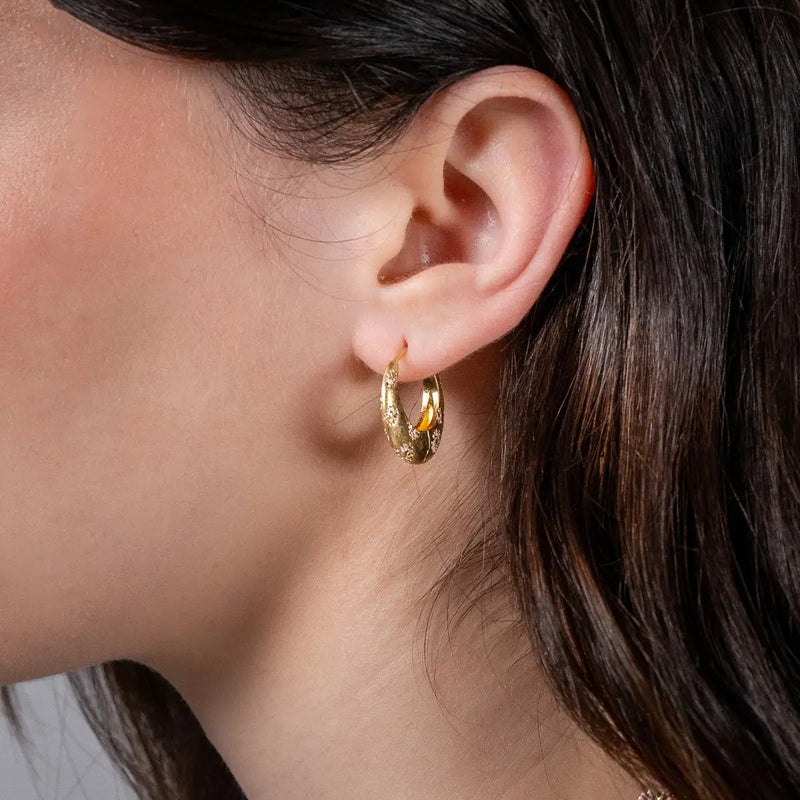 Créoles marguerite Fable England – Plaqué or aspect vieilli