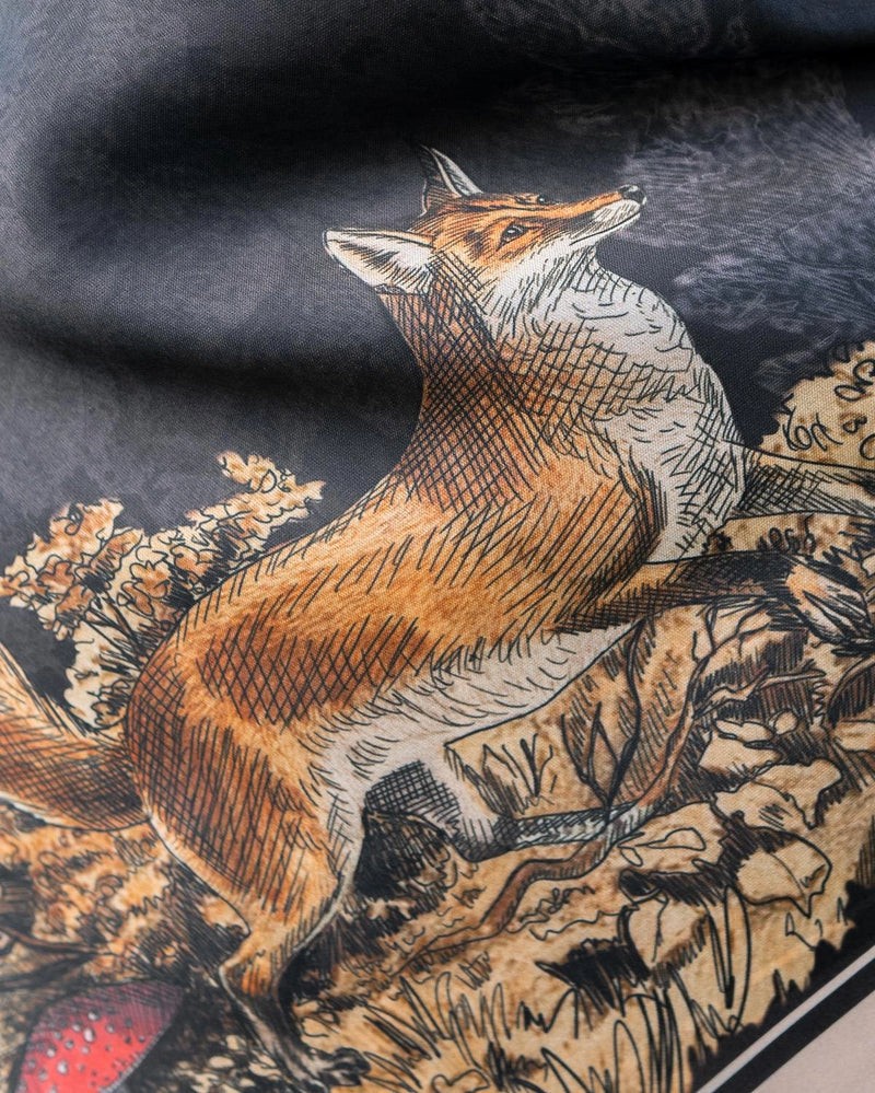 Foulard Fable England – Forêt nocturne avec renard et cerf