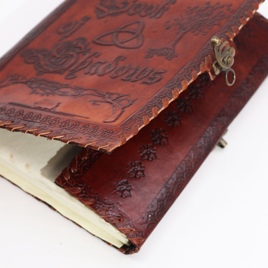 Grimoire “Book of Shadows” – Carnet en cuir embossé