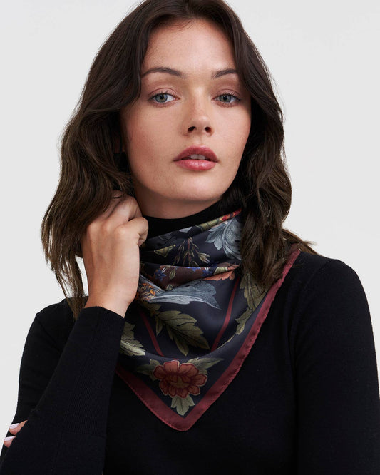 Foulard Carré Contes du Solstice de la Forêt verte - 90x90 cm