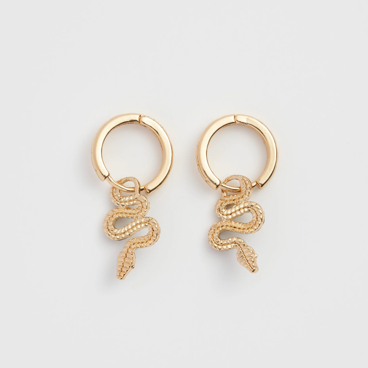 Boucles d’oreilles Fable England – Serpent céleste émaillé en plaqué or