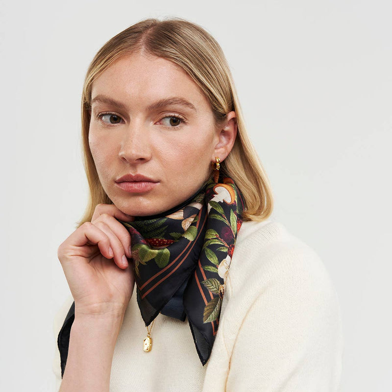 Petit foulard carré Orla Champignons noir - Fable England