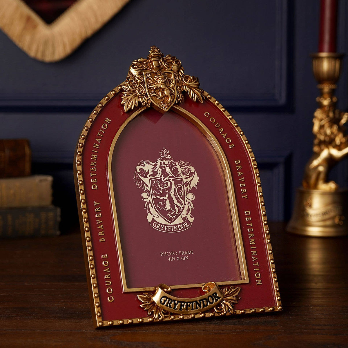 Cadre photo Harry Potter Gryffondor avec blason en relief et finitions dorées, 10 × 15 cm