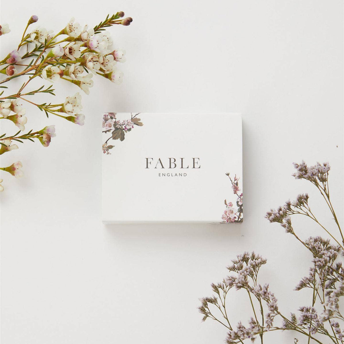 Broche de col à chaîne « Paume de votre main » - Fable England