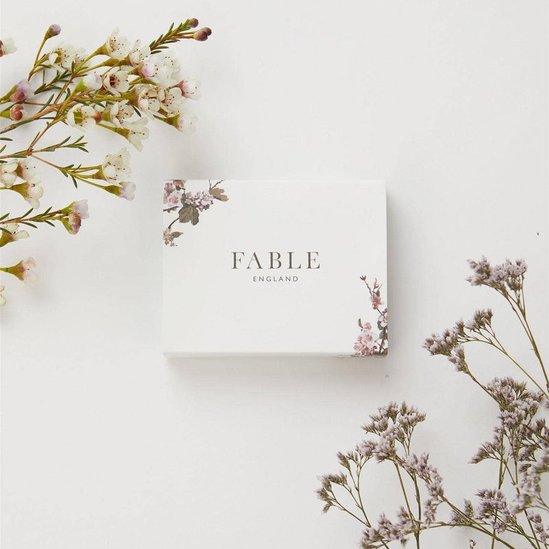 Broche de col à chaîne « Paume de votre main » - Fable England