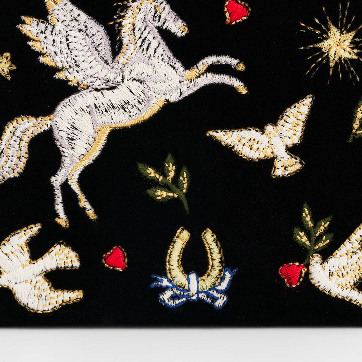 Portefeuille Brodé Céleste Velours Noir – Fable England