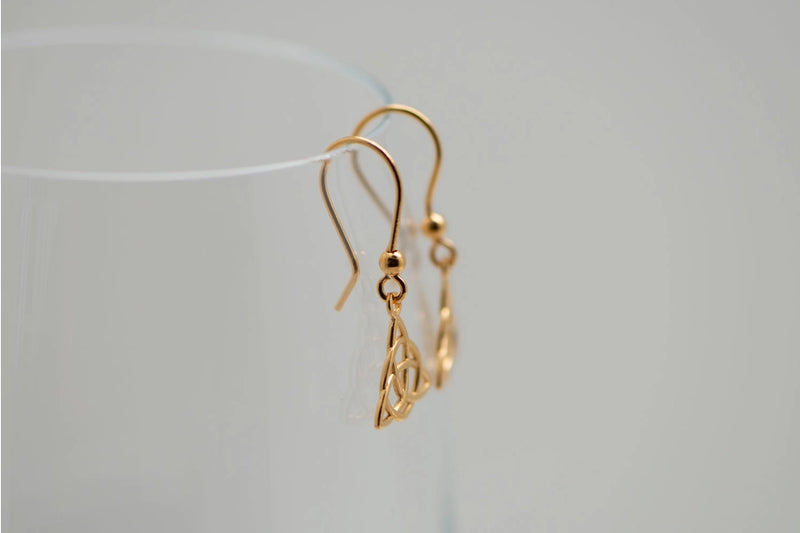 Boucles d’Oreilles Triquetra Plaqué Or