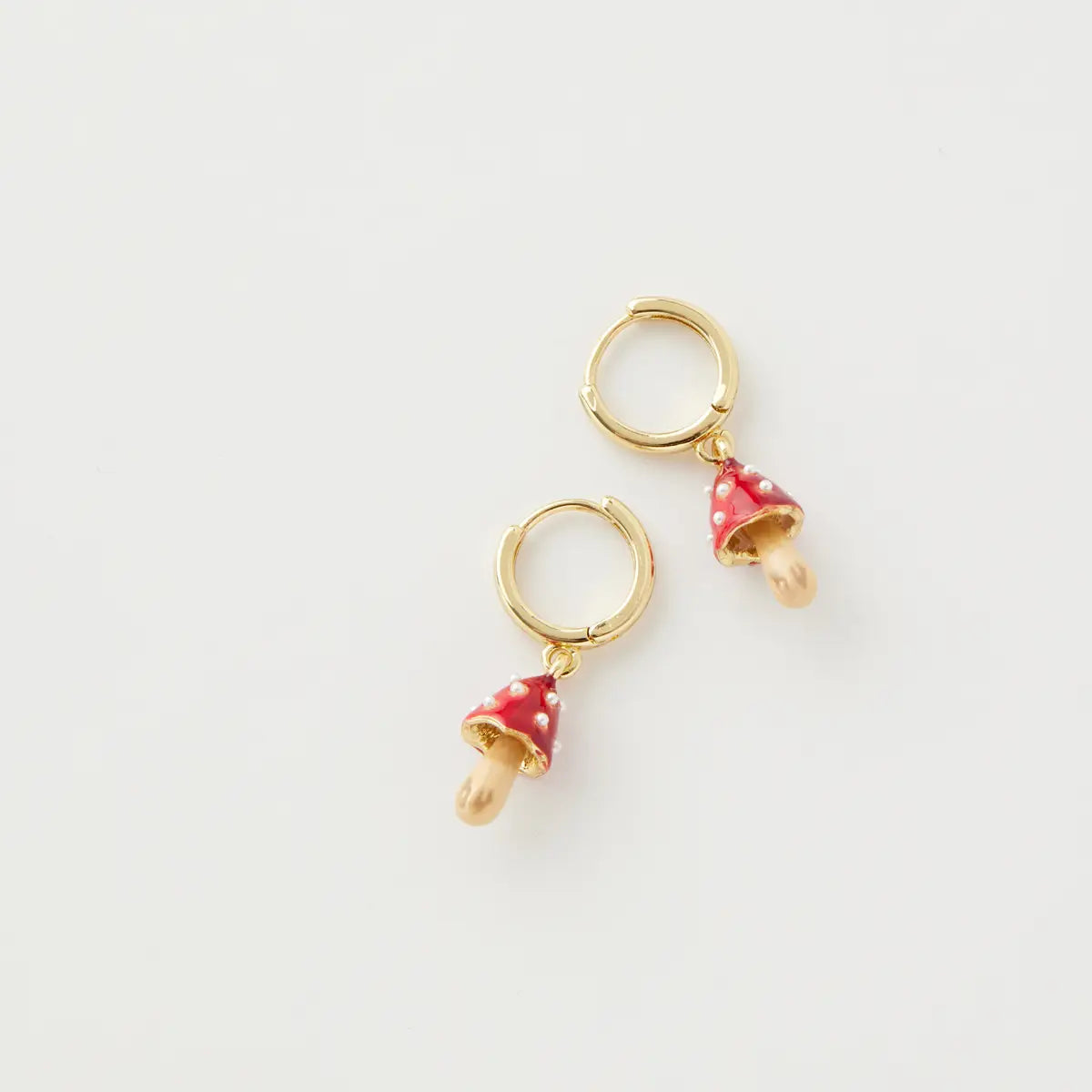 Boucles d’oreilles Fable England – Champignons rouges émaillés en plaqué or