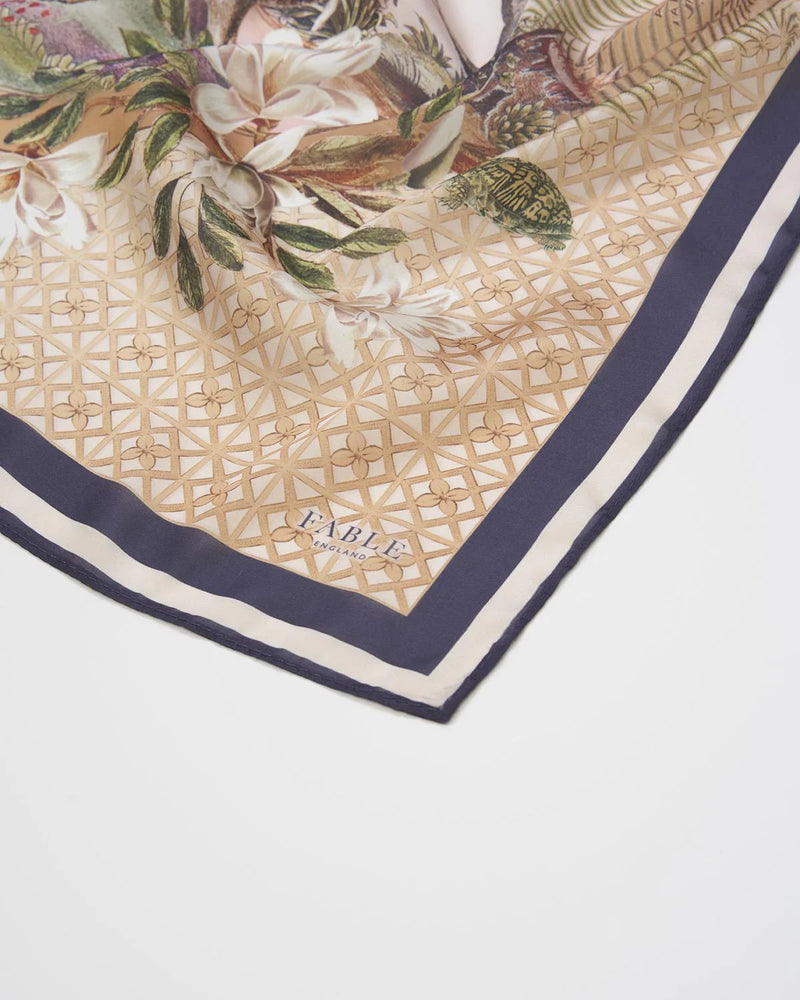 Foulard Fable England – Motifs du Pays des Merveilles de Alice