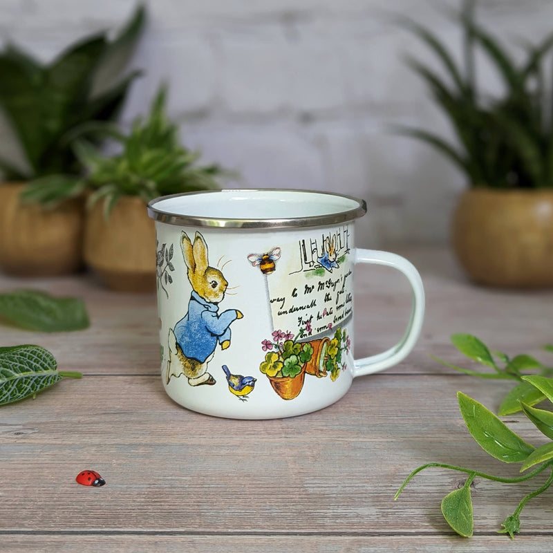 Mug en émail Peter Rabbit au jardin – Beatrix Potter