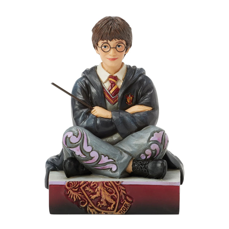 Figurine Harry Potter assis avec baguette – Collection Jim Shore