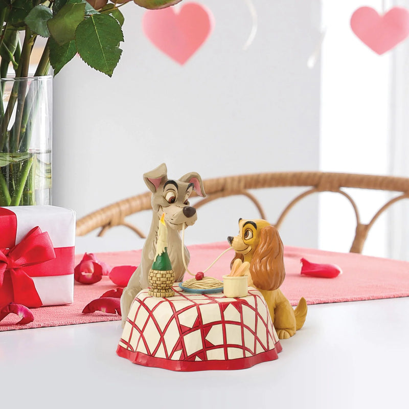 Figurine Disney Traditions La Belle et le Clochard – Dîner spaghetti – Jim Shore