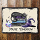 Plaque en métal « Maybe Tomorrow » avec chapeau de sorcière et chat pour Halloween