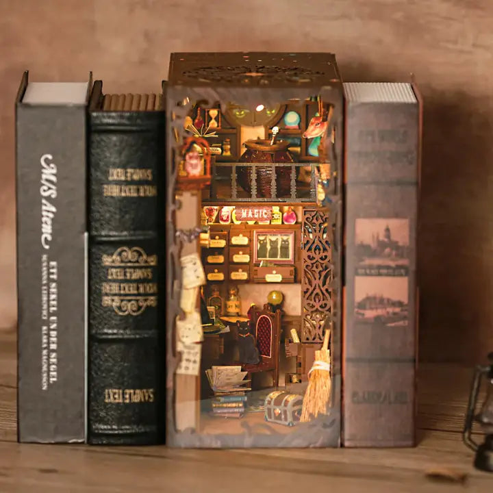 Book Nook Pharmacie magique – Serre-livre à assembler avec LED