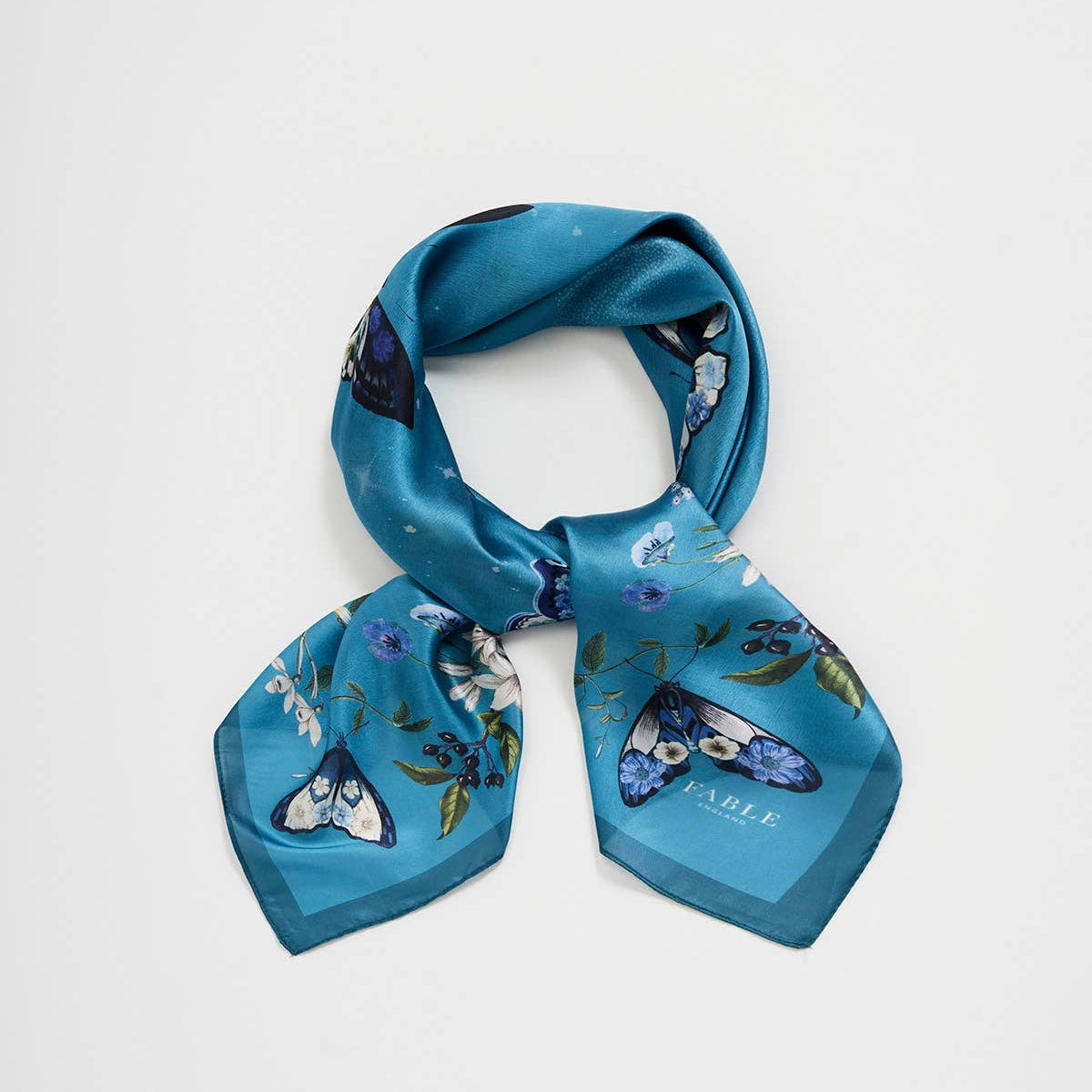 Foulard carré Midnight Garden – Papillons, fleurs et lune – Fable England