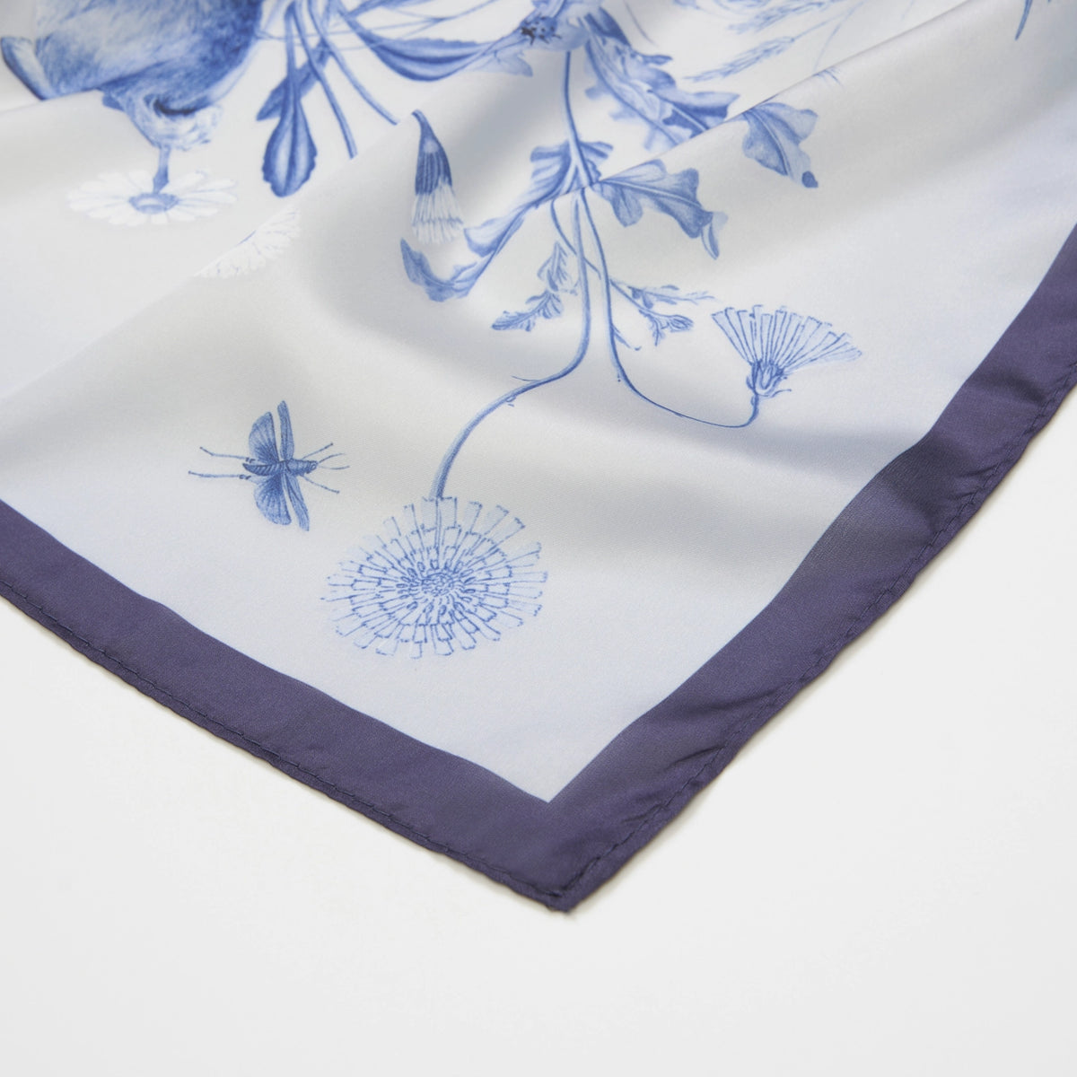Foulard carré Fable England – Running Bunny Blue