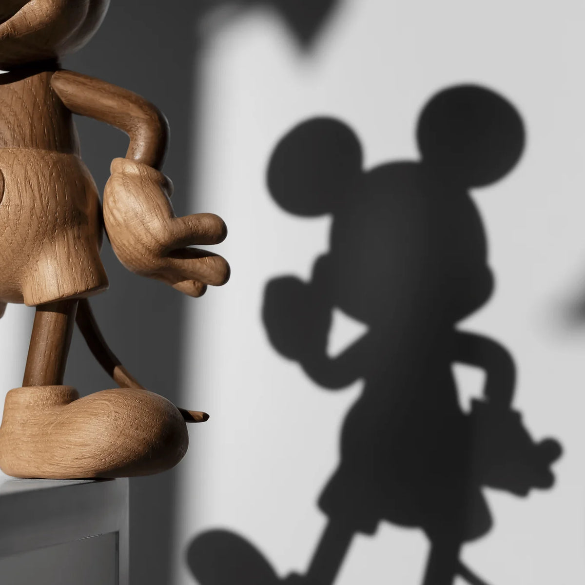 Figurine Mickey en bois - Boyhood