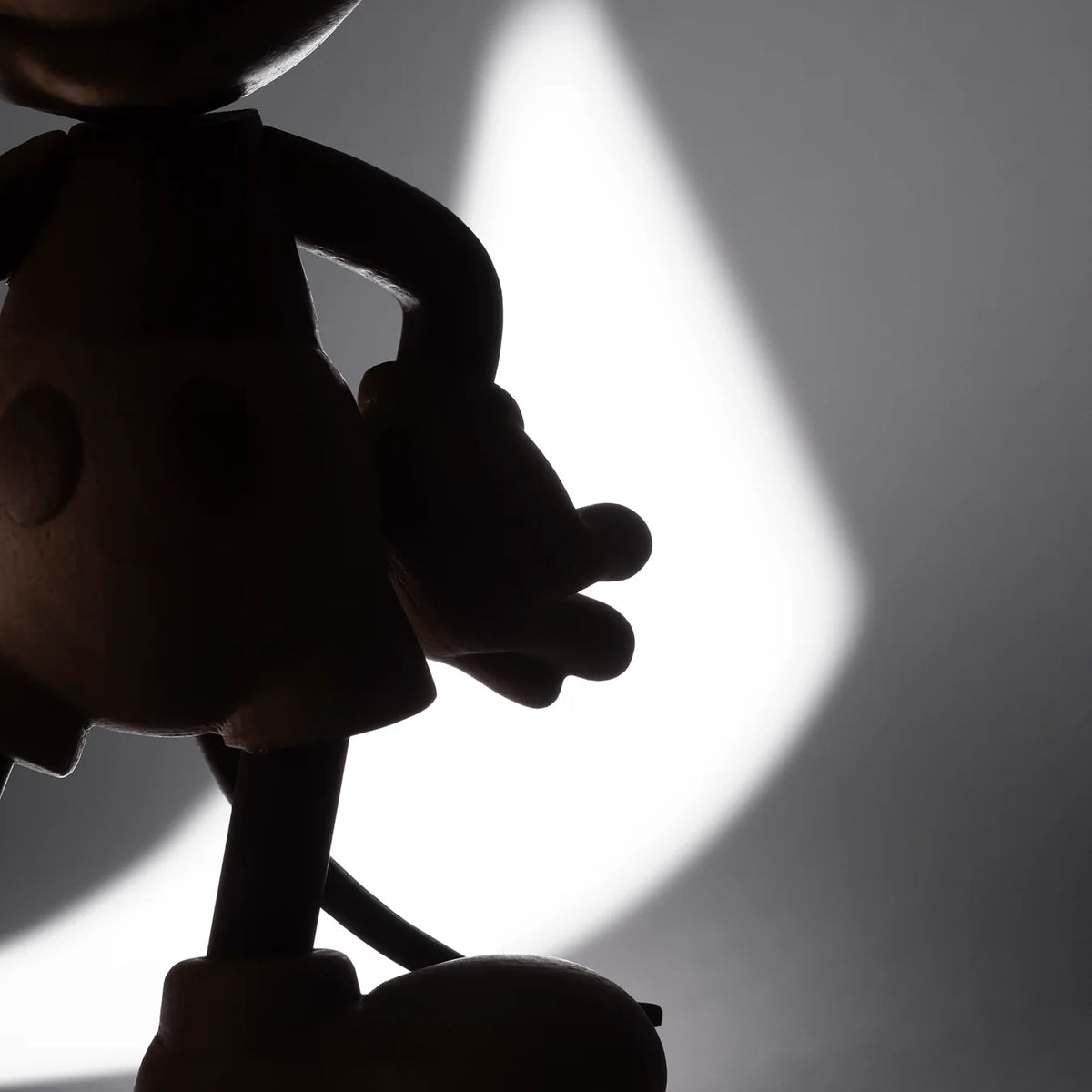 Figurine Mickey en bois - Boyhood