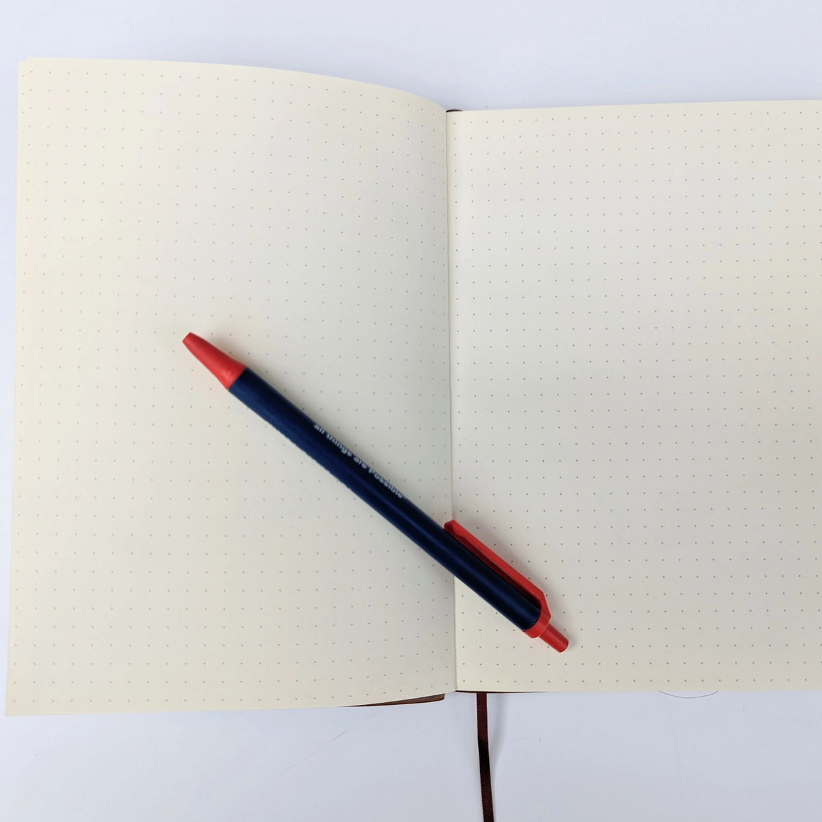 Carnet à pois “Once Upon a Time” – Cuir végan gravé