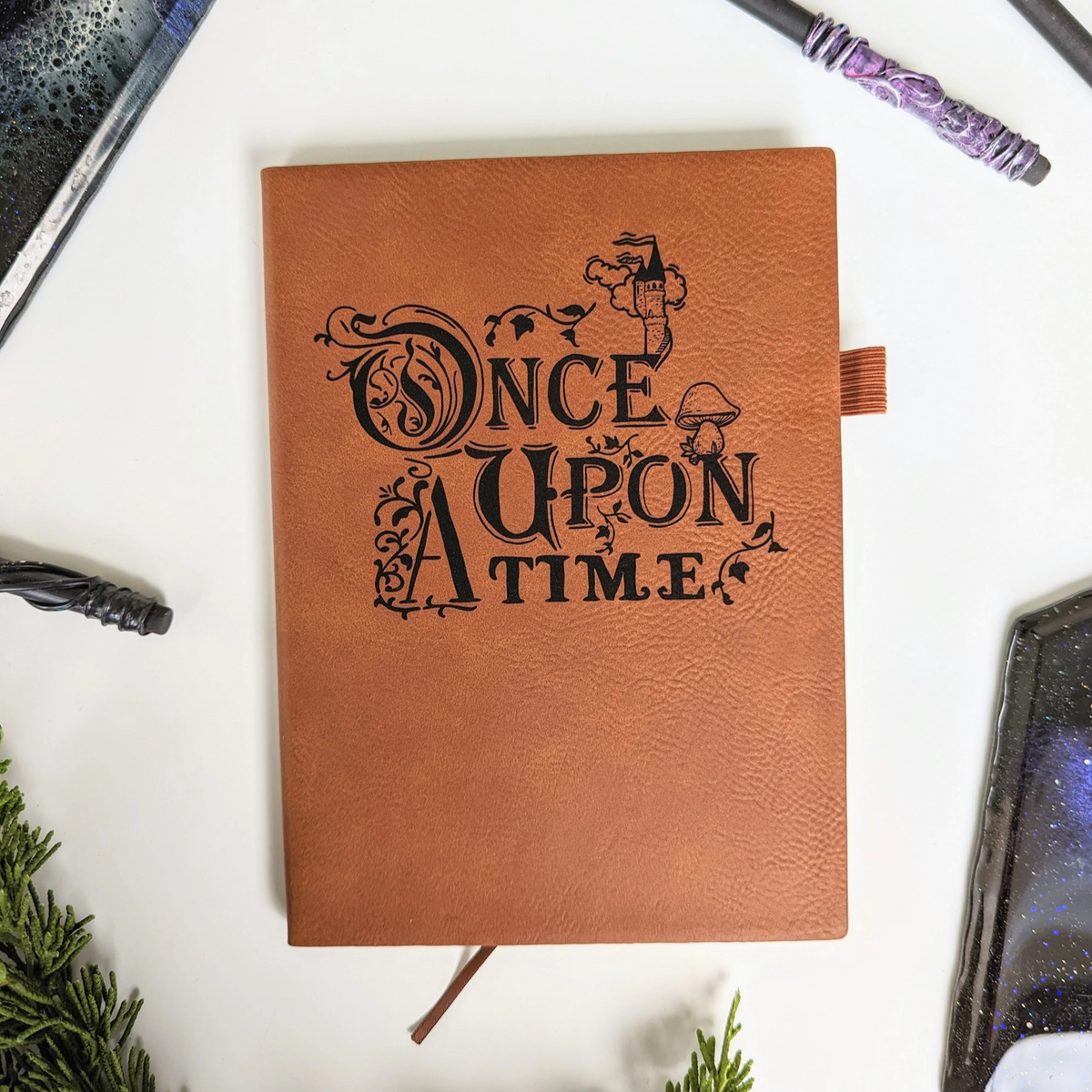 Carnet à pois “Once Upon a Time” – Cuir végan gravé
