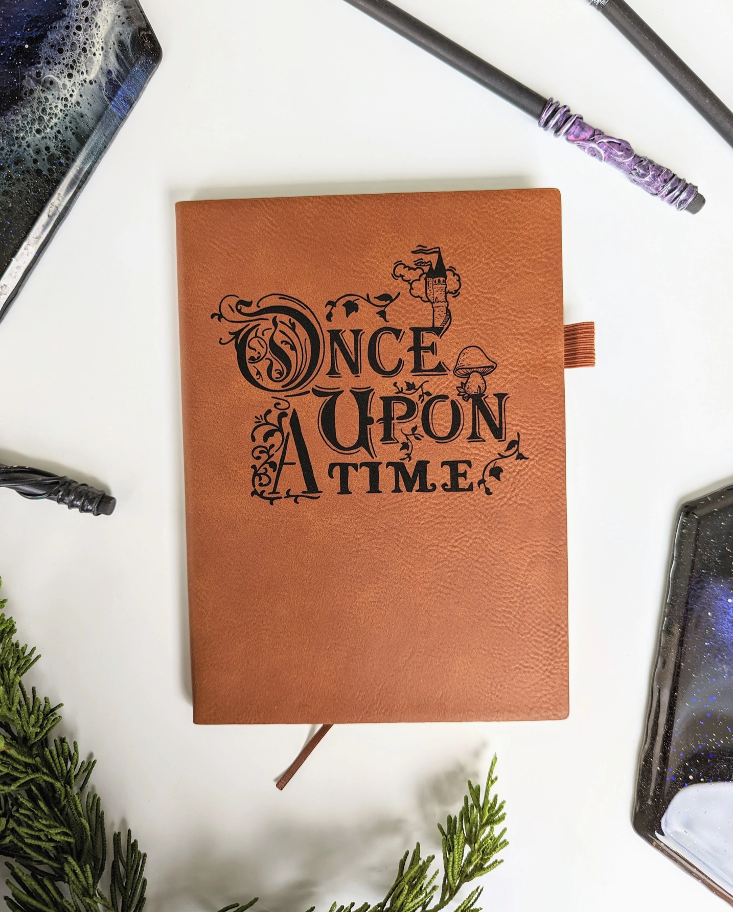 Carnet à pois “Once Upon a Time” – Cuir végan gravé