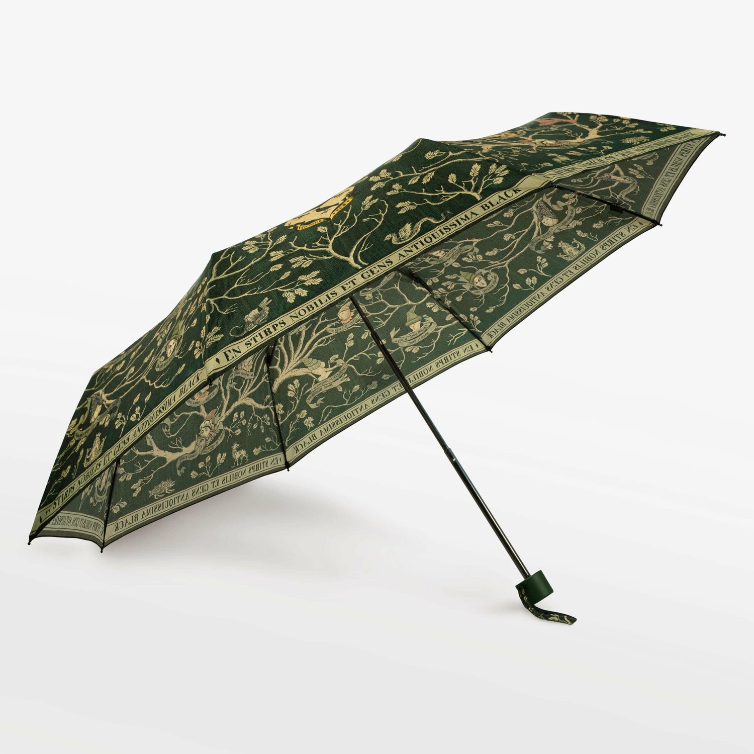 parapluie vert foncé ouvert, avec le motif de l'arbre genealogique de la famille Black dans Harry Potter