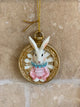 Décoration à suspendre – Lapin d’Alice au Pays des Merveilles avec horloge dorée (7 cm)