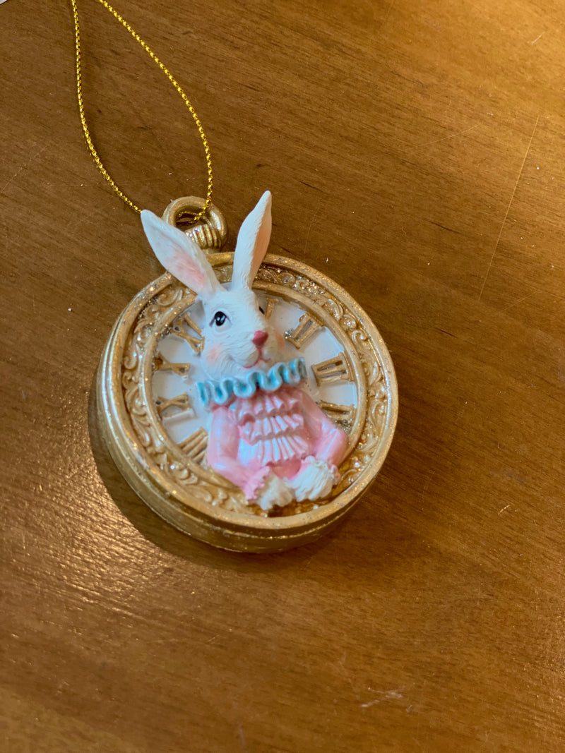 Décoration à suspendre – Lapin d’Alice au Pays des Merveilles avec horloge dorée (7 cm)