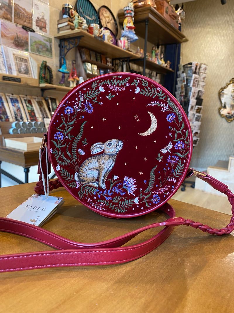 Sac bandoulière rouge Fable England – Lapin brodé & fleurs