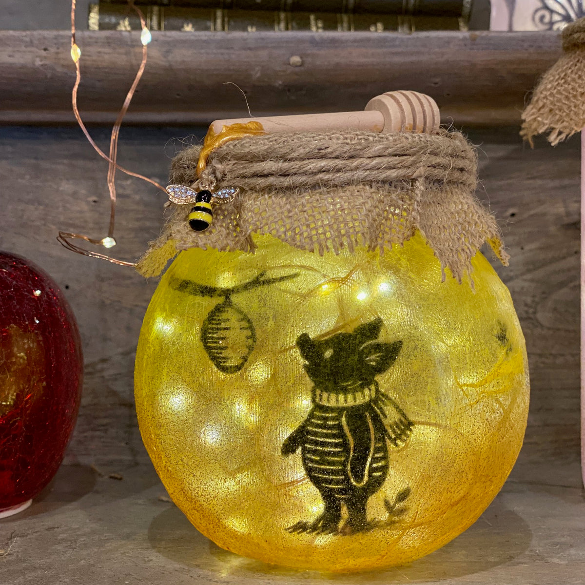 Lanterne artisanale en verre – Inspirée de Winnie et son pot de miel