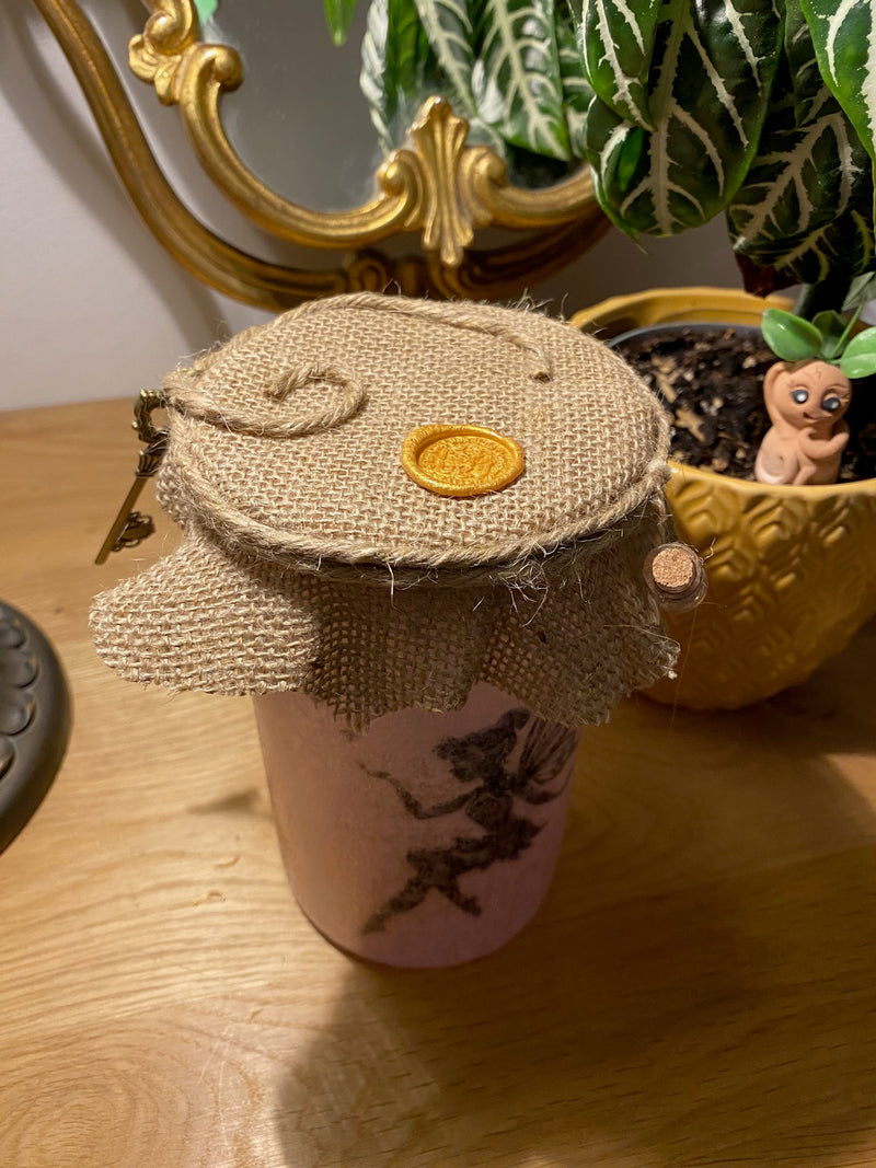 Lanterne artisanale - Fée rose - Fiole rose et clef à l'ancienne