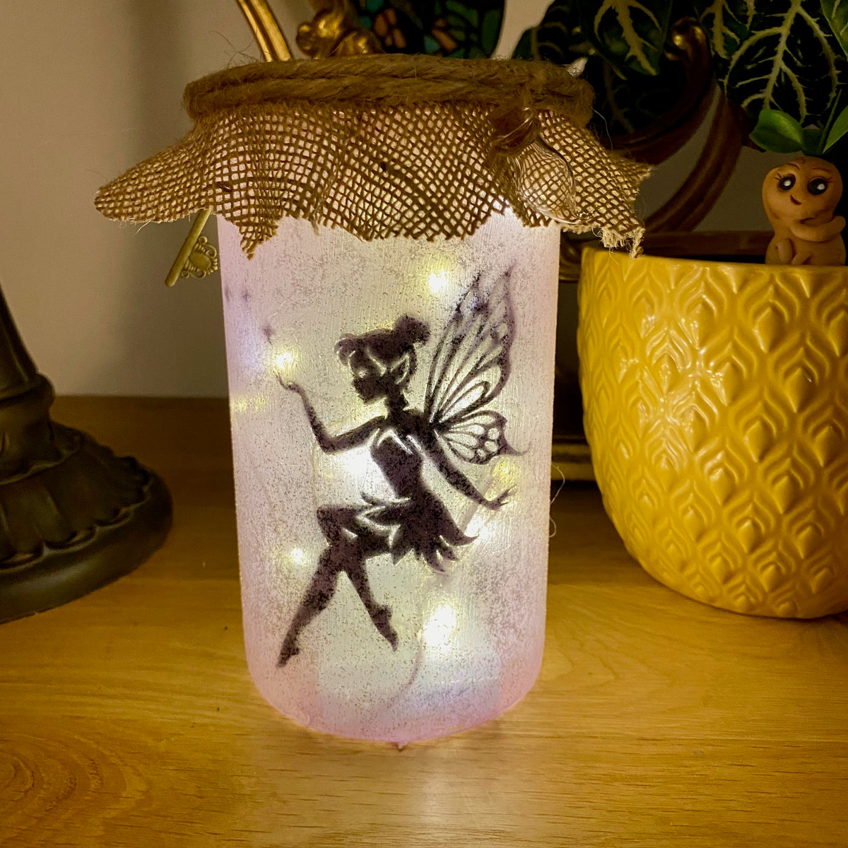 Lanterne artisanale - Fée rose - Fiole rose et clef à l'ancienne