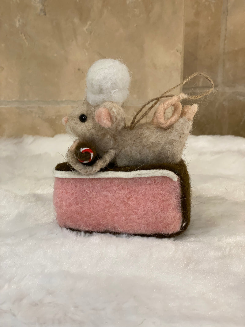 Décoration de Noël – Souris pâtissière à suspendre en laine feutrée