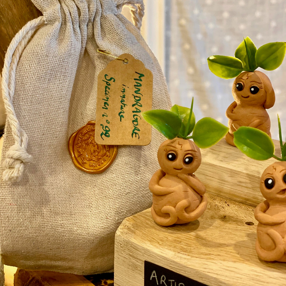 Figurine Mandragore Artisanale en Argile – Décoration de Plante