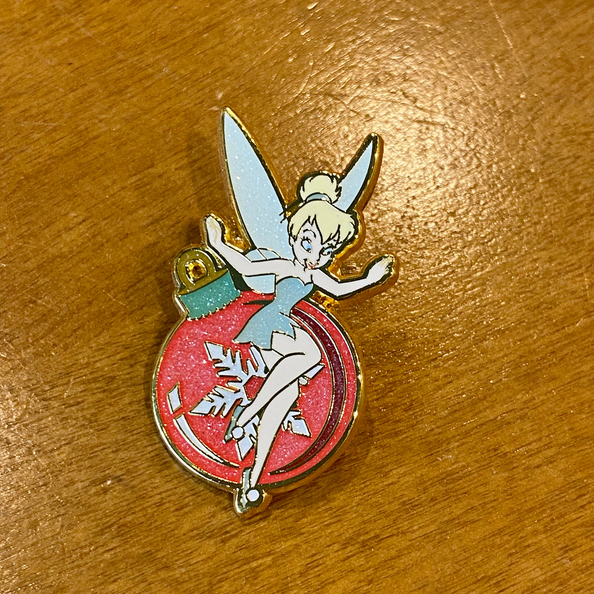 Pin's SURPRISE - Fée Clochette Noël - Disney Loungefly