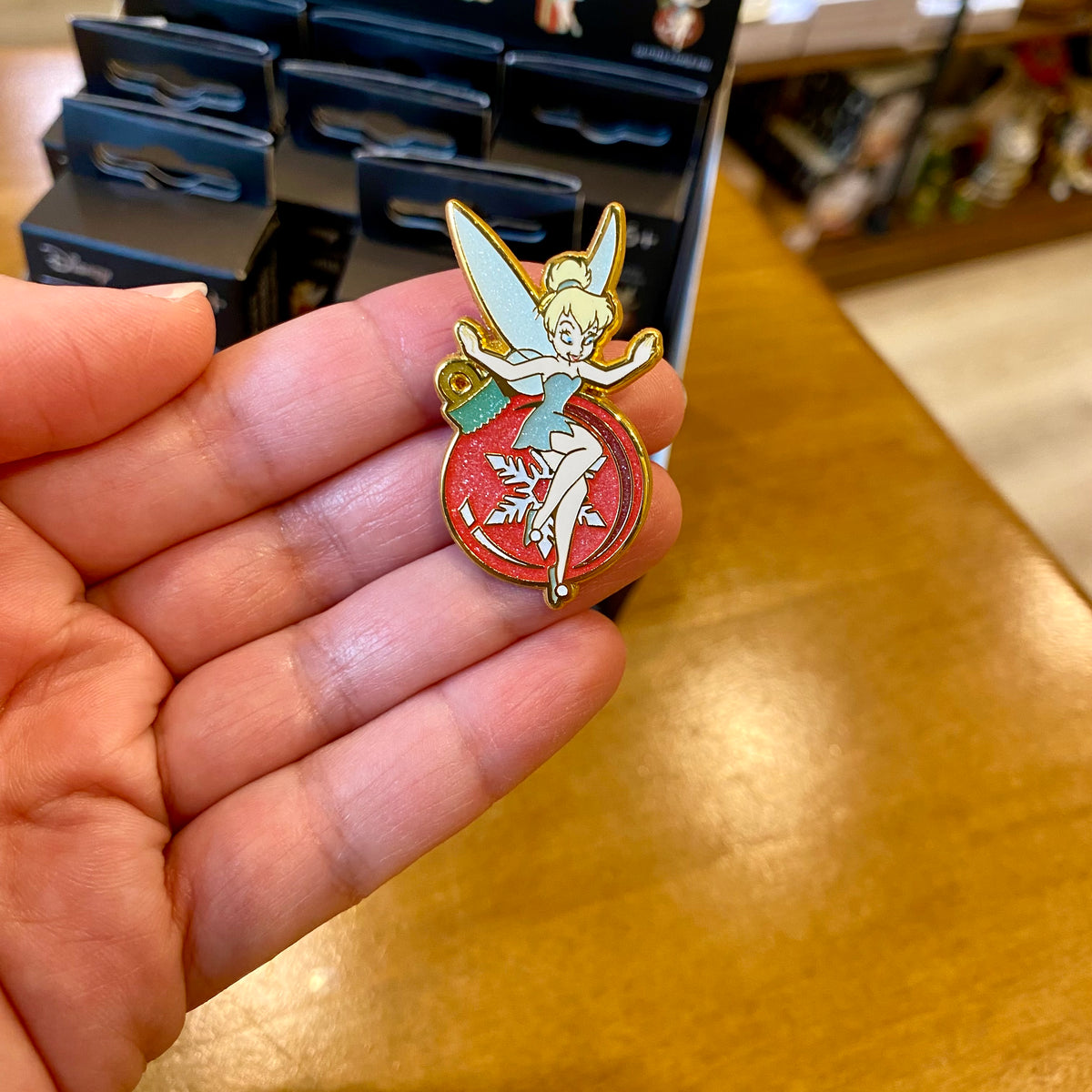 Pin's SURPRISE - Fée Clochette Noël - Disney Loungefly