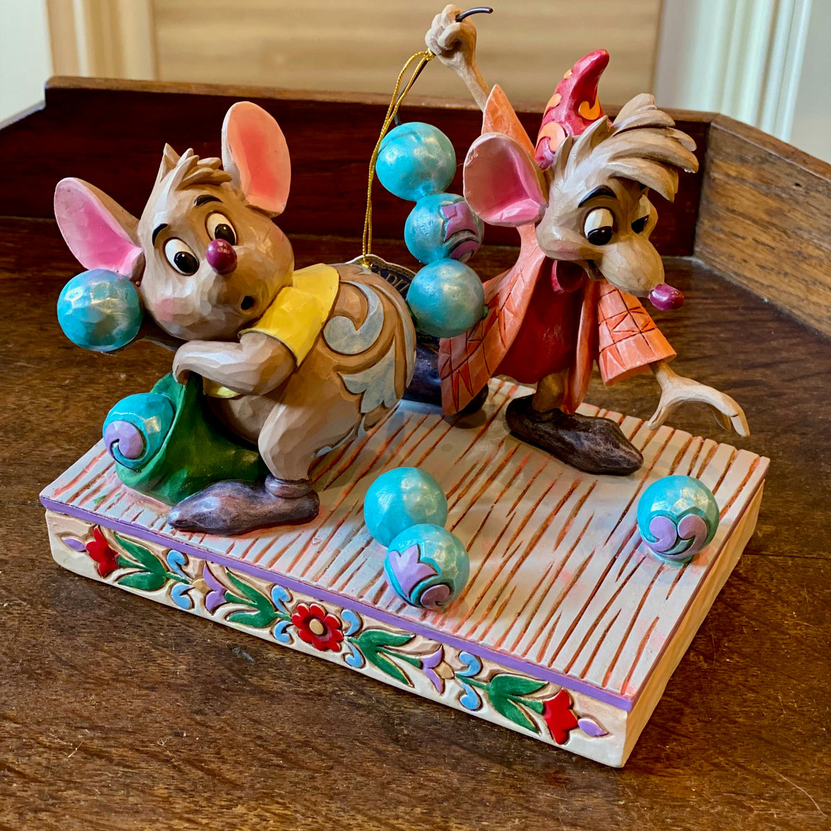 Figurine Disney Traditions Jim Shore – Cendrillon – Gus et Jaq avec perles