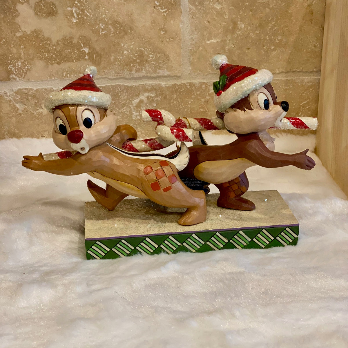 Figurine Disney Traditions – Tic et Tac de Noël avec Sucreries
