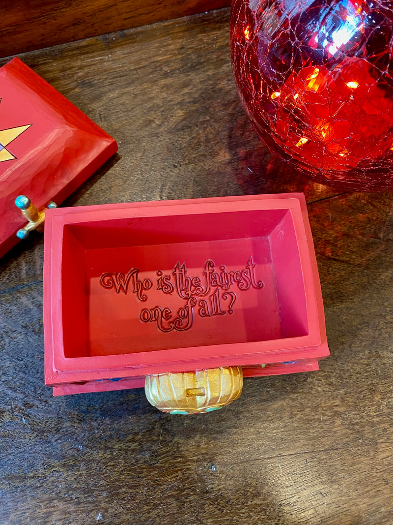 Boîte Disney Traditions Jim Shore – Blanche-Neige – Coffret Cœur et Dague