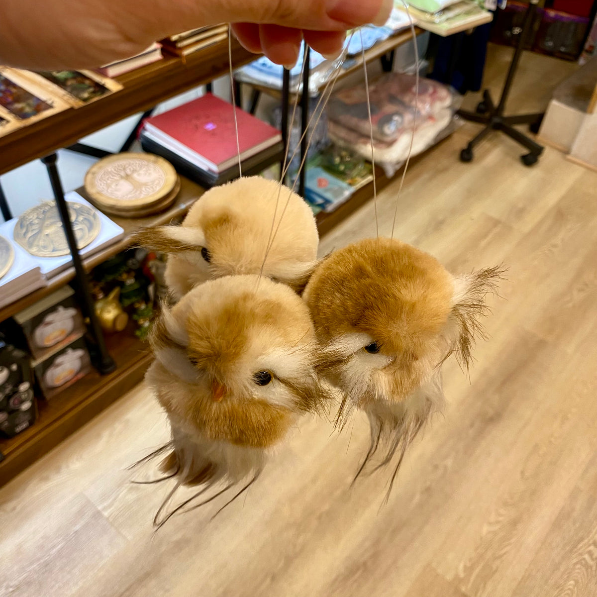 Chouette décorative duveteuse à suspendre – Couleurs naturelles