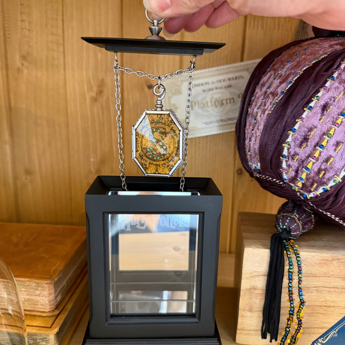 Médaillon de Salazar Serpentard – Réplique Officielle Harry Potter – Horcruxe de Voldemort – Noble Collection